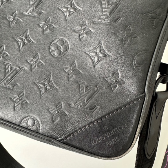 Unisex Louis Vuitton Duo Messenger All black - Picture 6 of 11